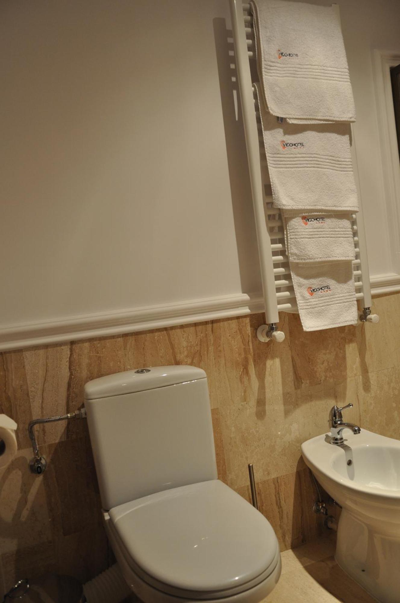 Vigo Grand Hotel Ploieşti Zimmer foto